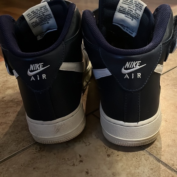 Nike Air Force 1 - Picture 4 of 5